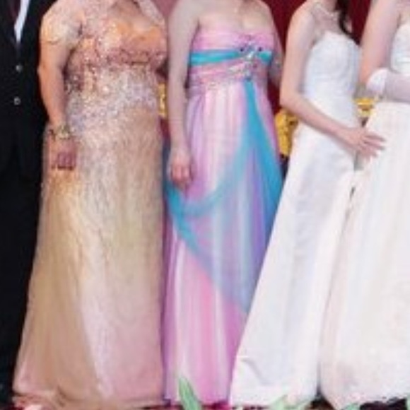 Evening / Prom / Party Gown - Picture 2 of 7